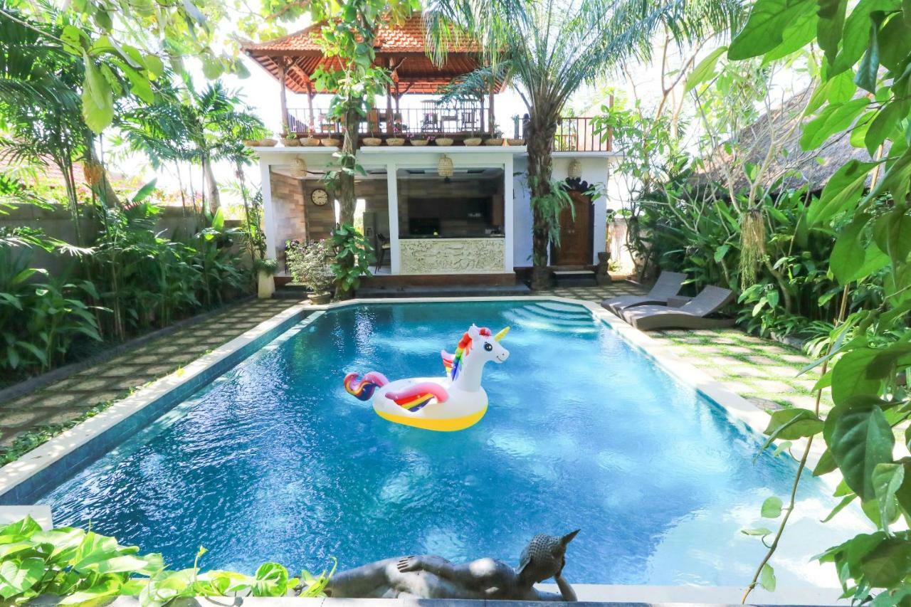 The Laras Villa Jimbaran Exterior foto