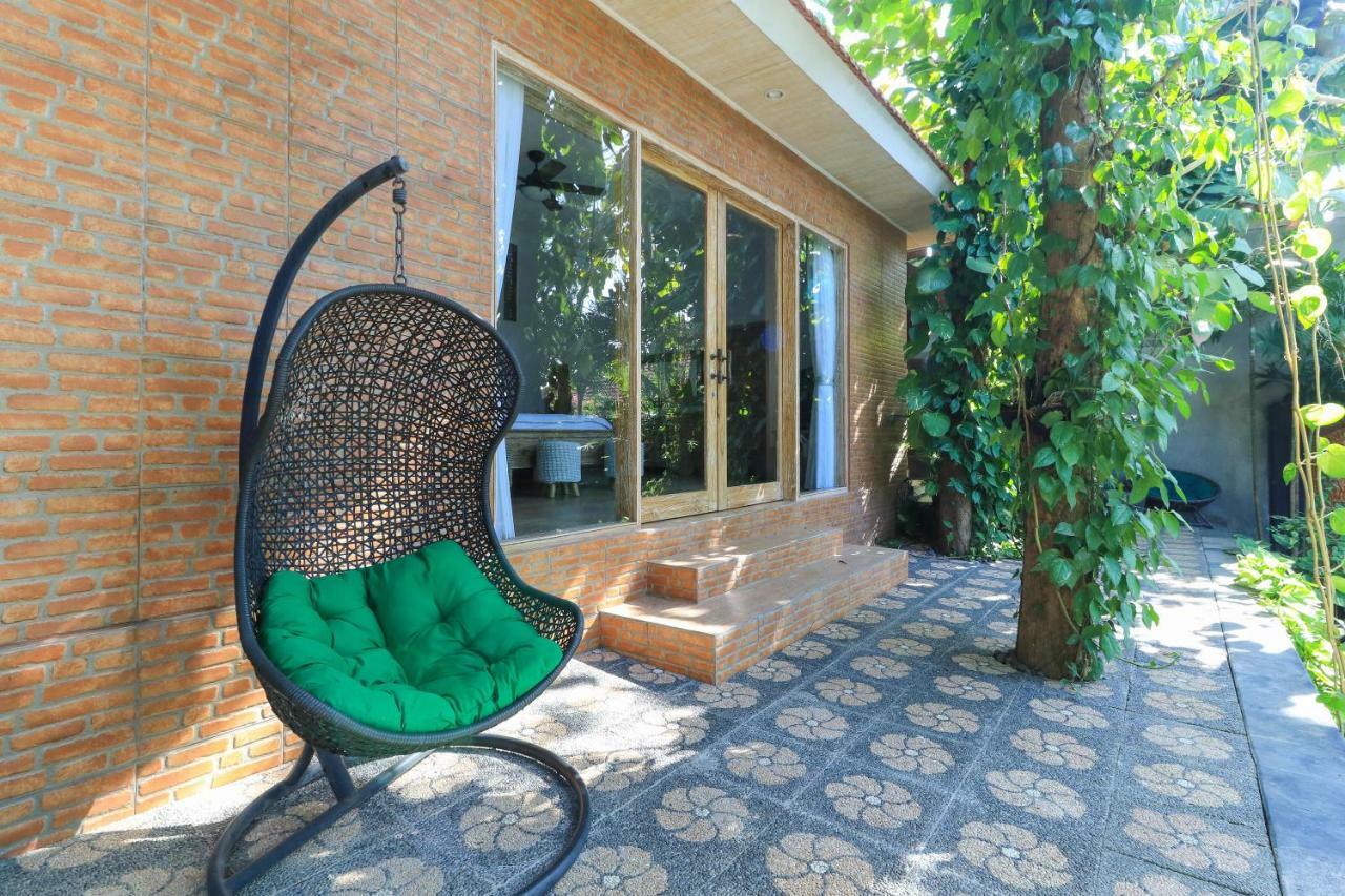 The Laras Villa Jimbaran Exterior foto