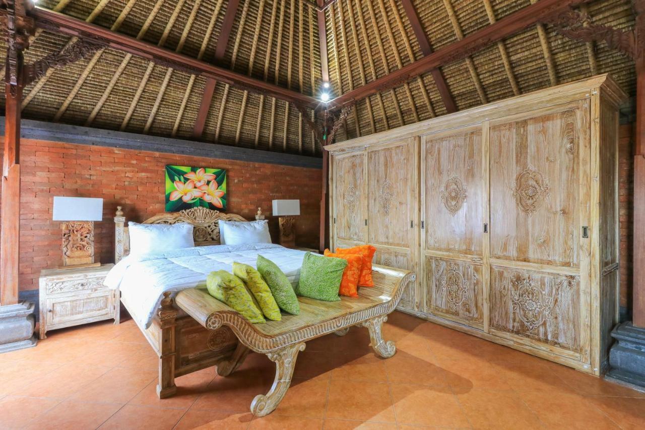 The Laras Villa Jimbaran Exterior foto